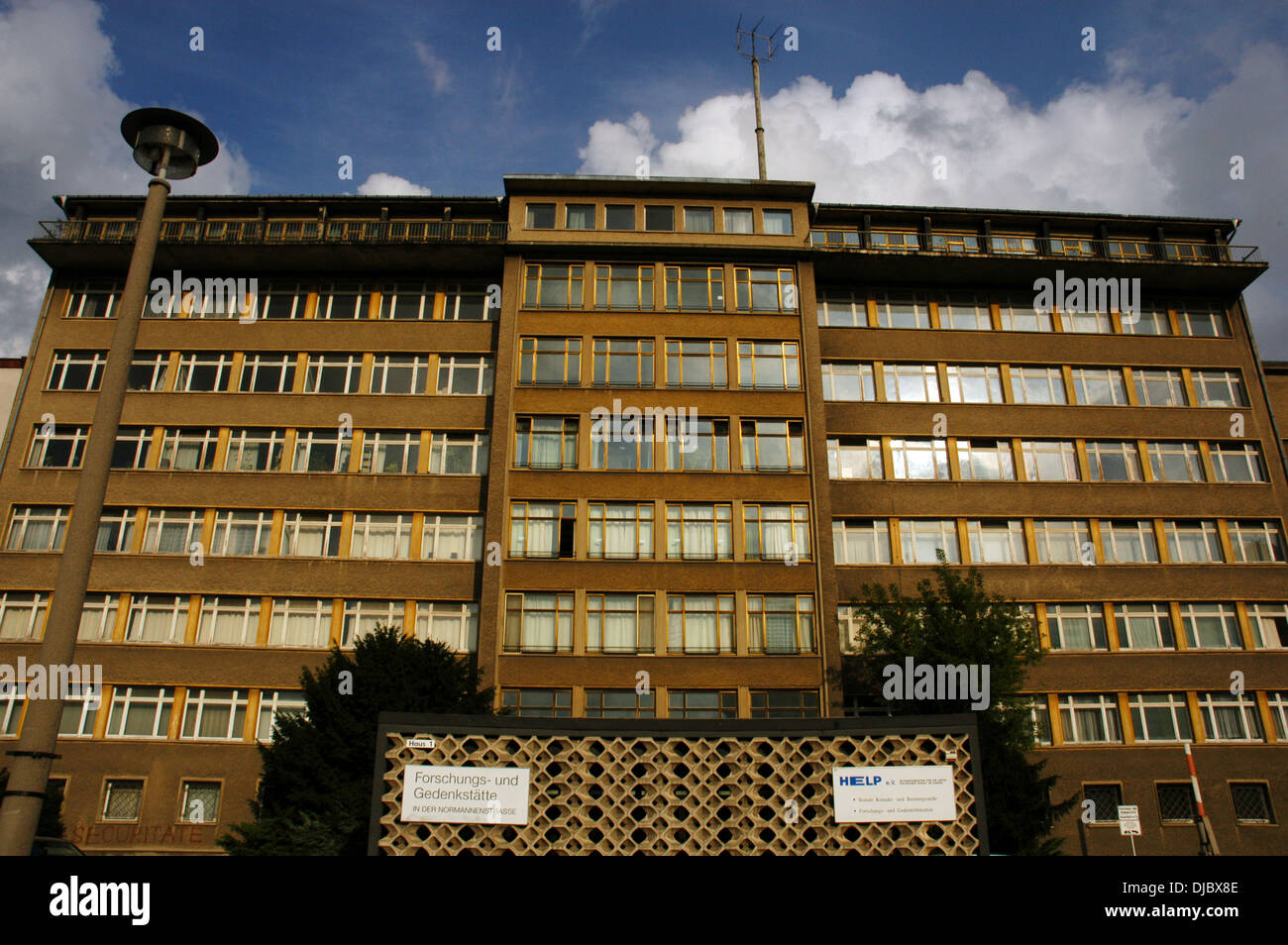 Deutschland. Berlin. Altes Gebäude des Ministeriums für Staatssicherheit. Das Stasi-Museum. Fassade. Stockfoto