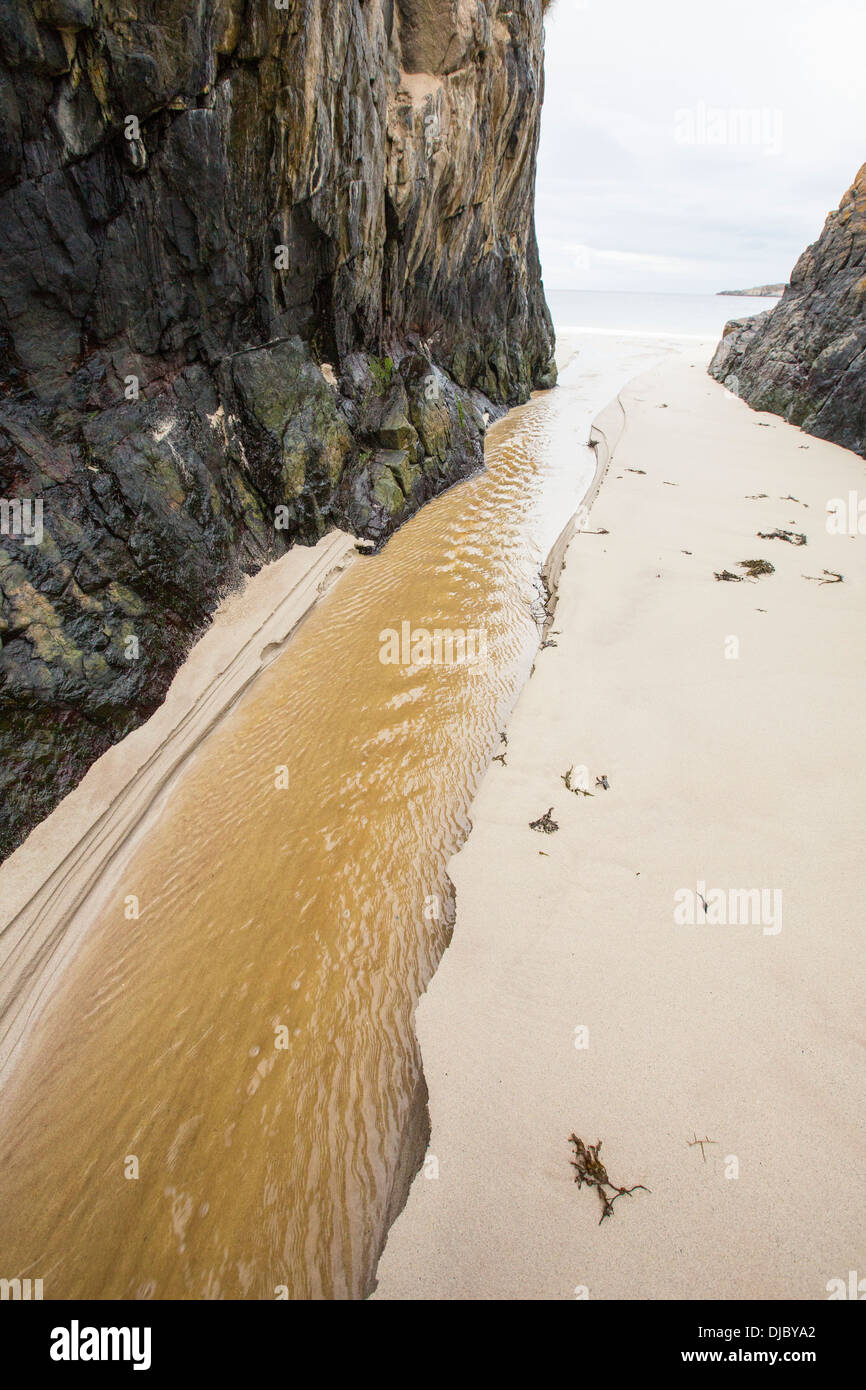 Ein kleiner Strand in Achmelvich in Assynt, North West Highlands, Schottland, Großbritannien. Stockfoto
