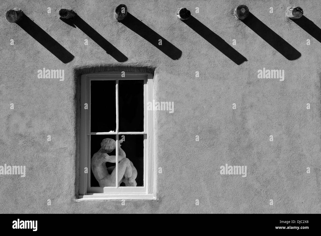 Schaufensterpuppe in Ladenfront. Canyon Road, Santa Fe, New Mexico. Stockfoto