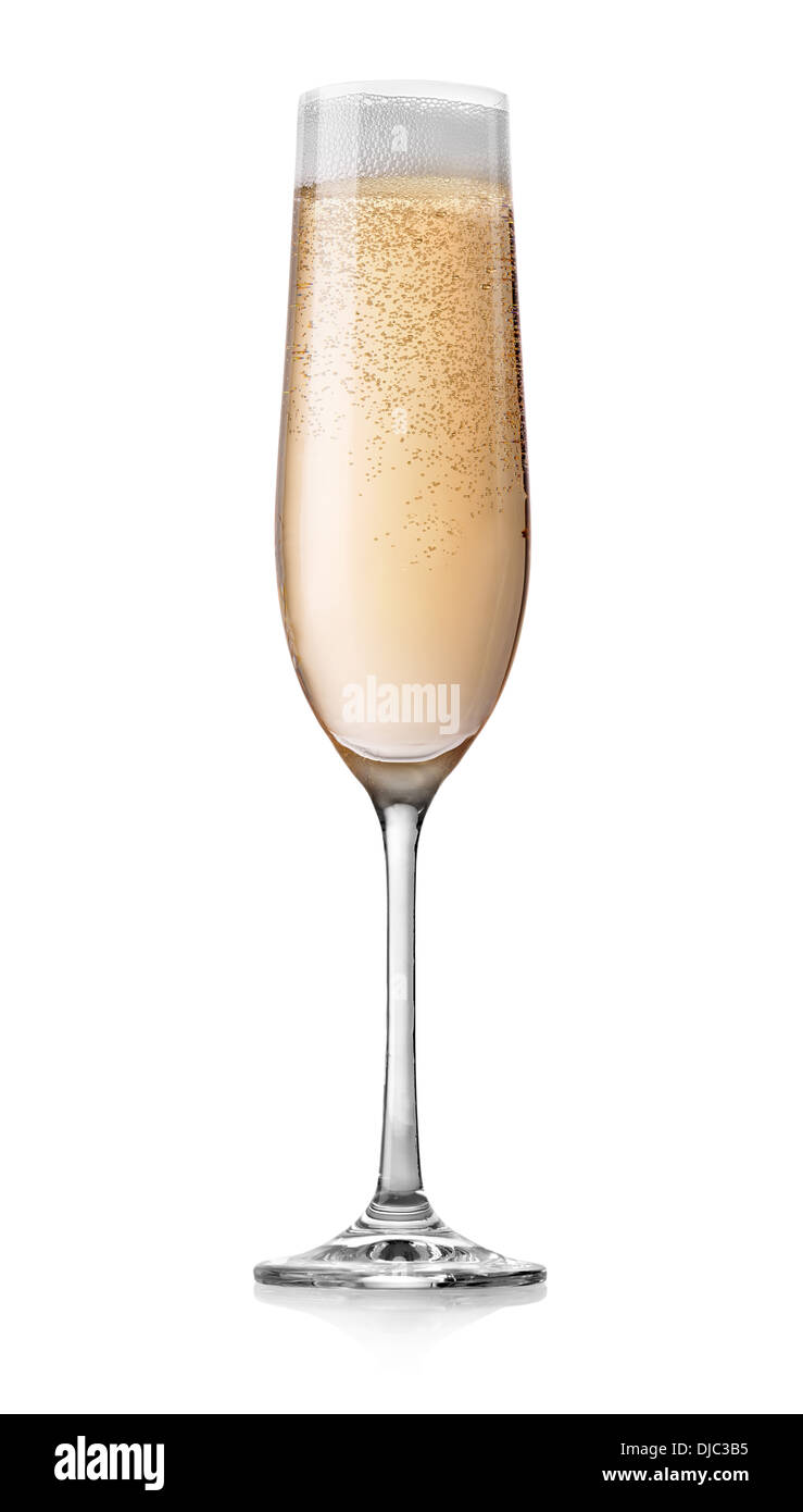 Champagner mit Luftblasen im Glas isoliert auf weiss Stockfoto