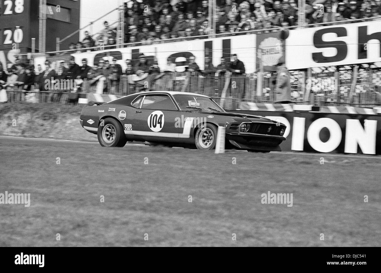 Frank Gardner den Wachen Trophy-Sieg in einem Ford Mustang Boss 302. Brands Hatch, England 22. März 1970. Stockfoto