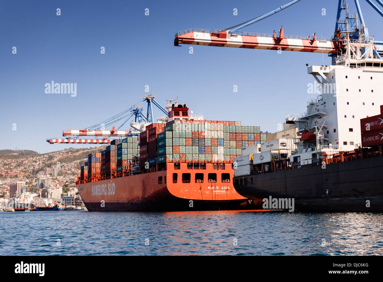 Die geschäftigen Docks von Valparaiso, Chile. Stockfoto