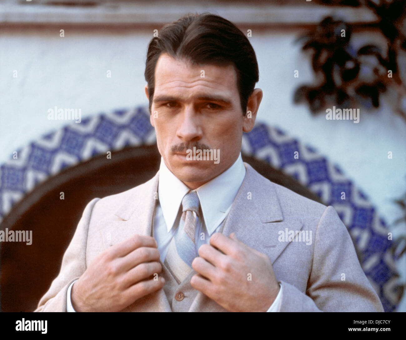 Tommy Lee Jones am Set von dem TV-Film, der erstaunliche Howard Hughes, 1977 Stockfoto