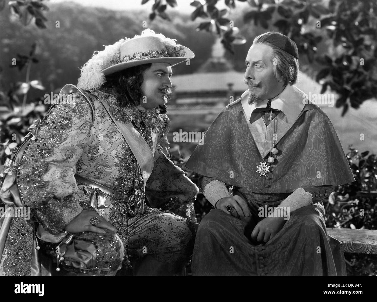 Edward Arnold und George Arliss am Set des Films, Kardinal Richelieu, 1935 Stockfoto