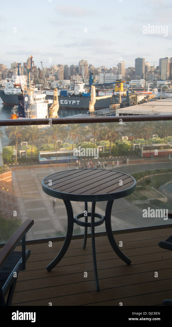 Hafen von Alexandria, von Kreuzfahrtschiff, Ägypten gesehen. Stockfoto