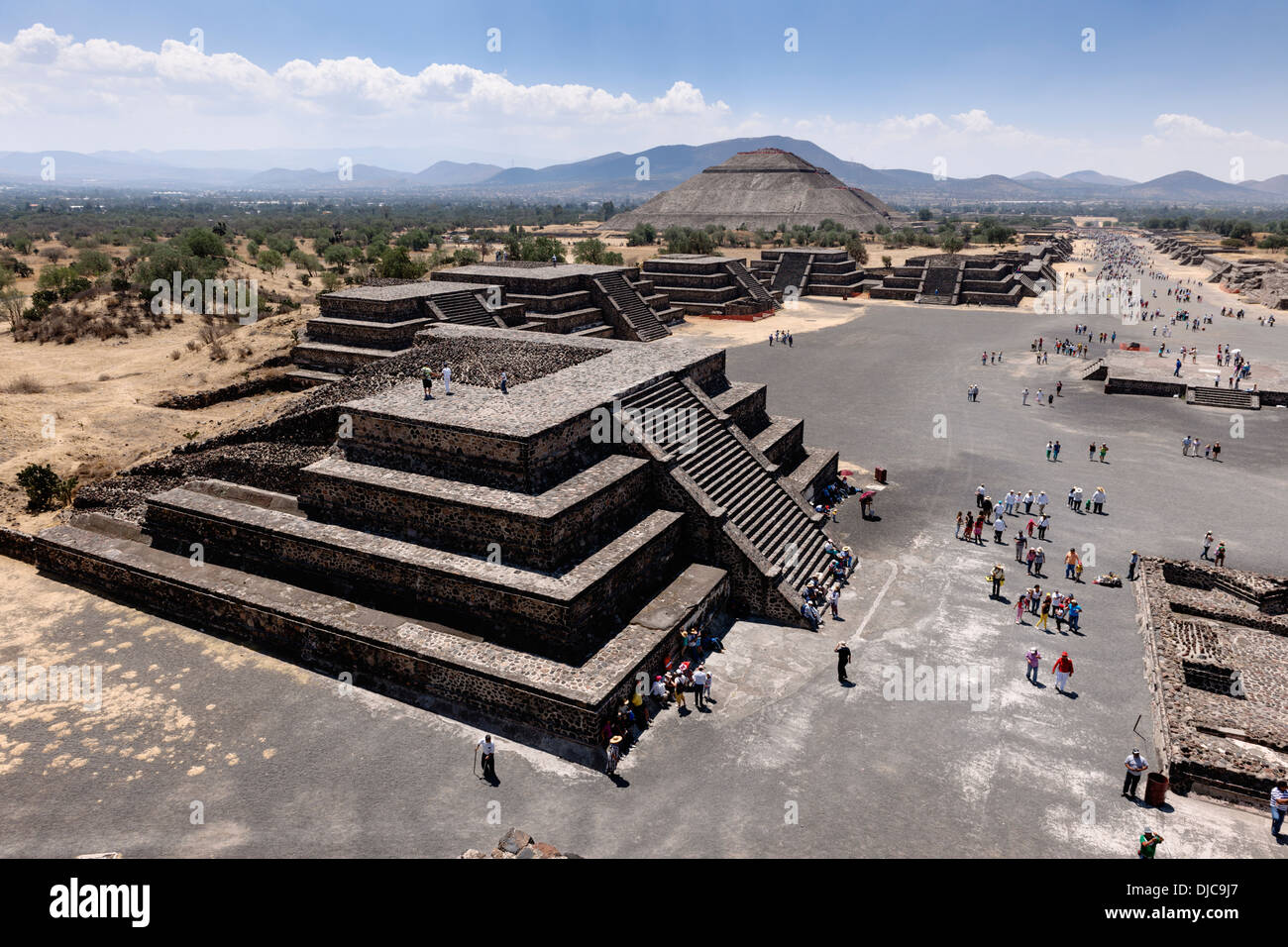 Blick von der Mondpyramide in Teotihuacán, Mexiko-Stadt. Stockfoto