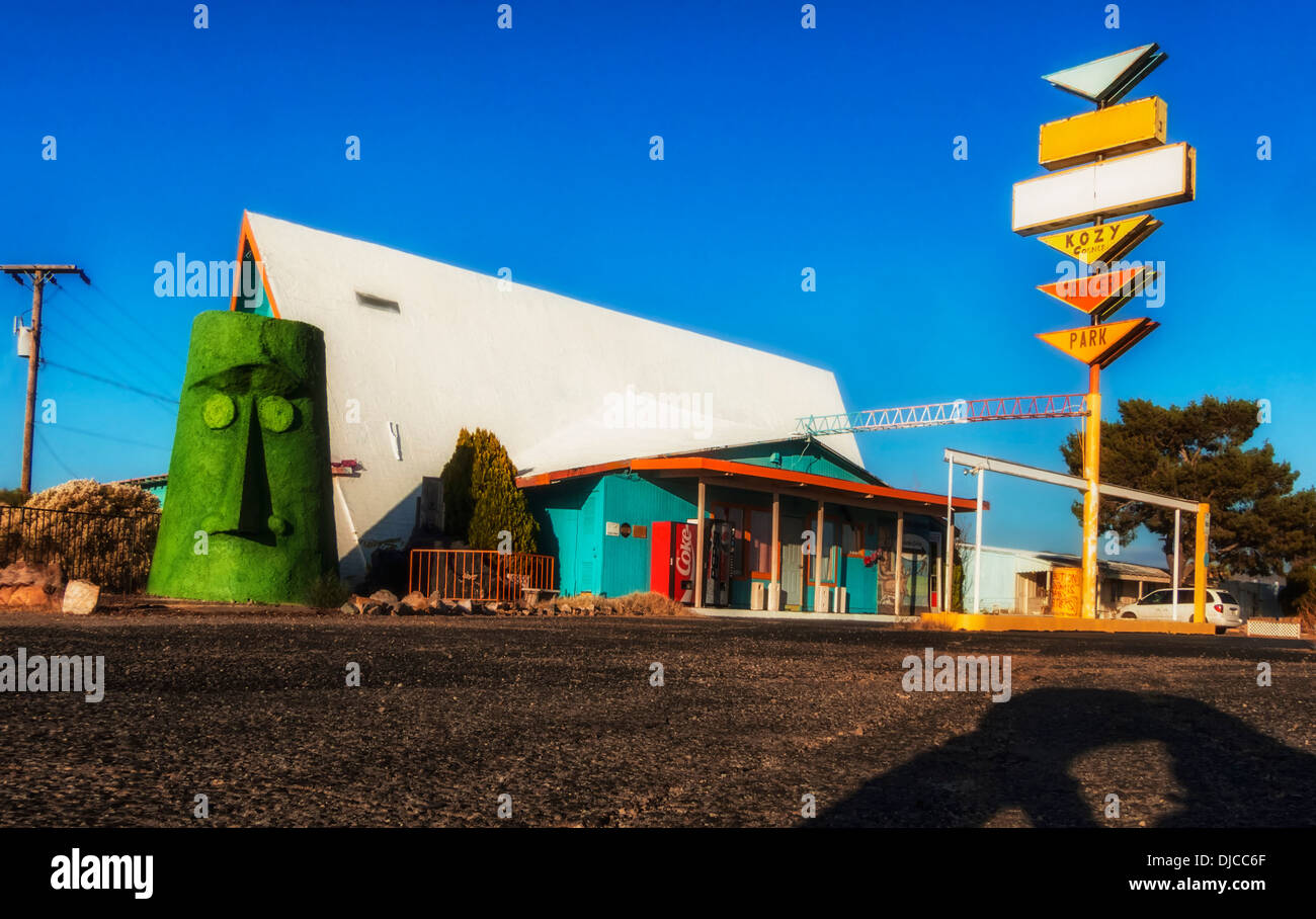 Ein funky RV Campingplatz auf der alten Route 66 von Kingman Arizona drausen Stockfoto