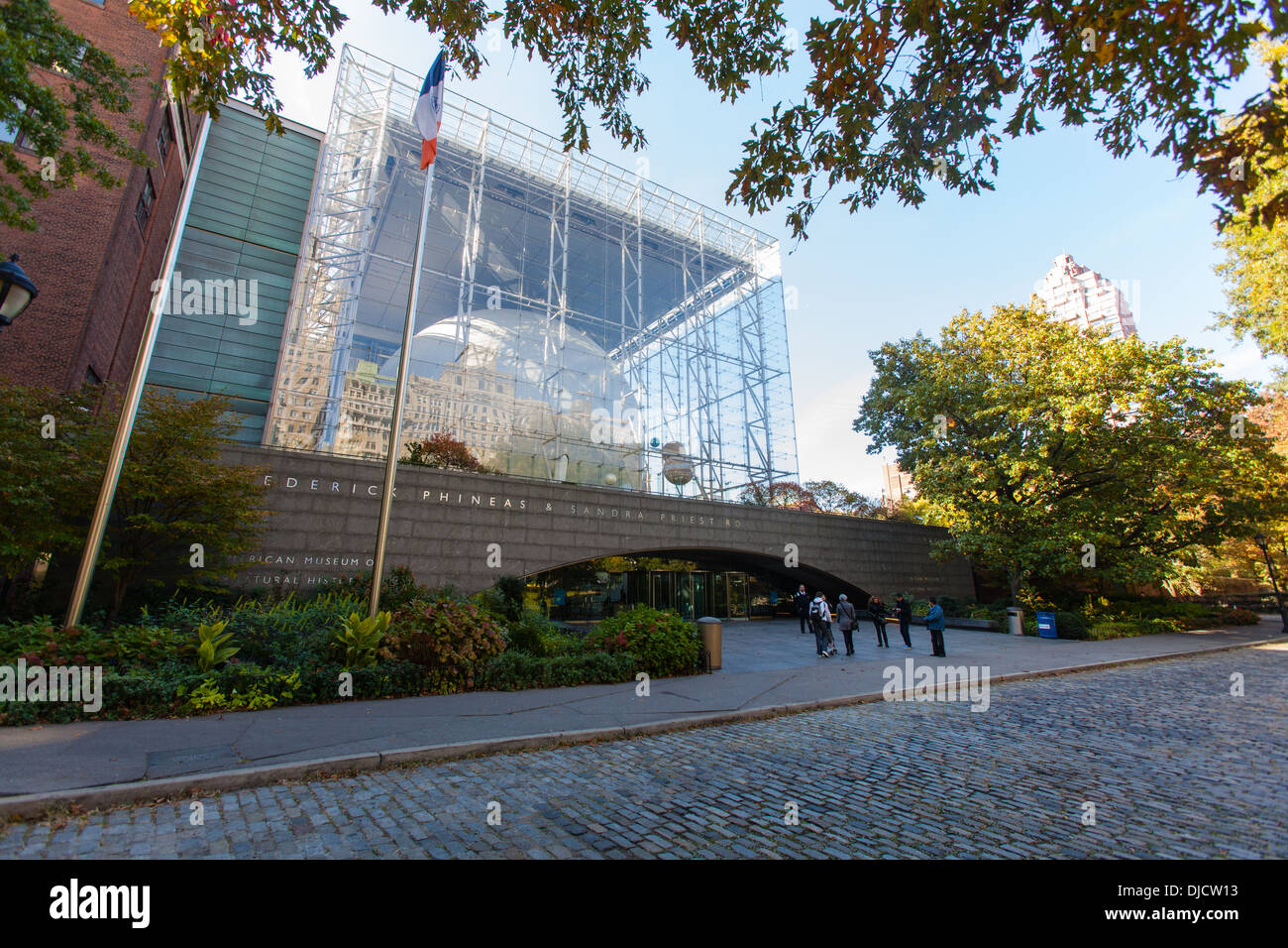 Das Rose Center for Earth & Platz am American Museum of Natural History, Manhattan, New York City, Vereinigte Staaten von Amerika. Stockfoto