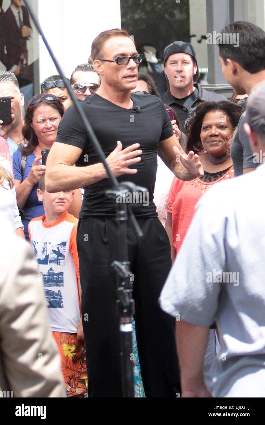 Jean-Claude Van Damme im The Grove auf Entertainment-News erscheinen zeigen "Extra" Los Angeles, Kalifornien - 16.08.12 Stockfoto