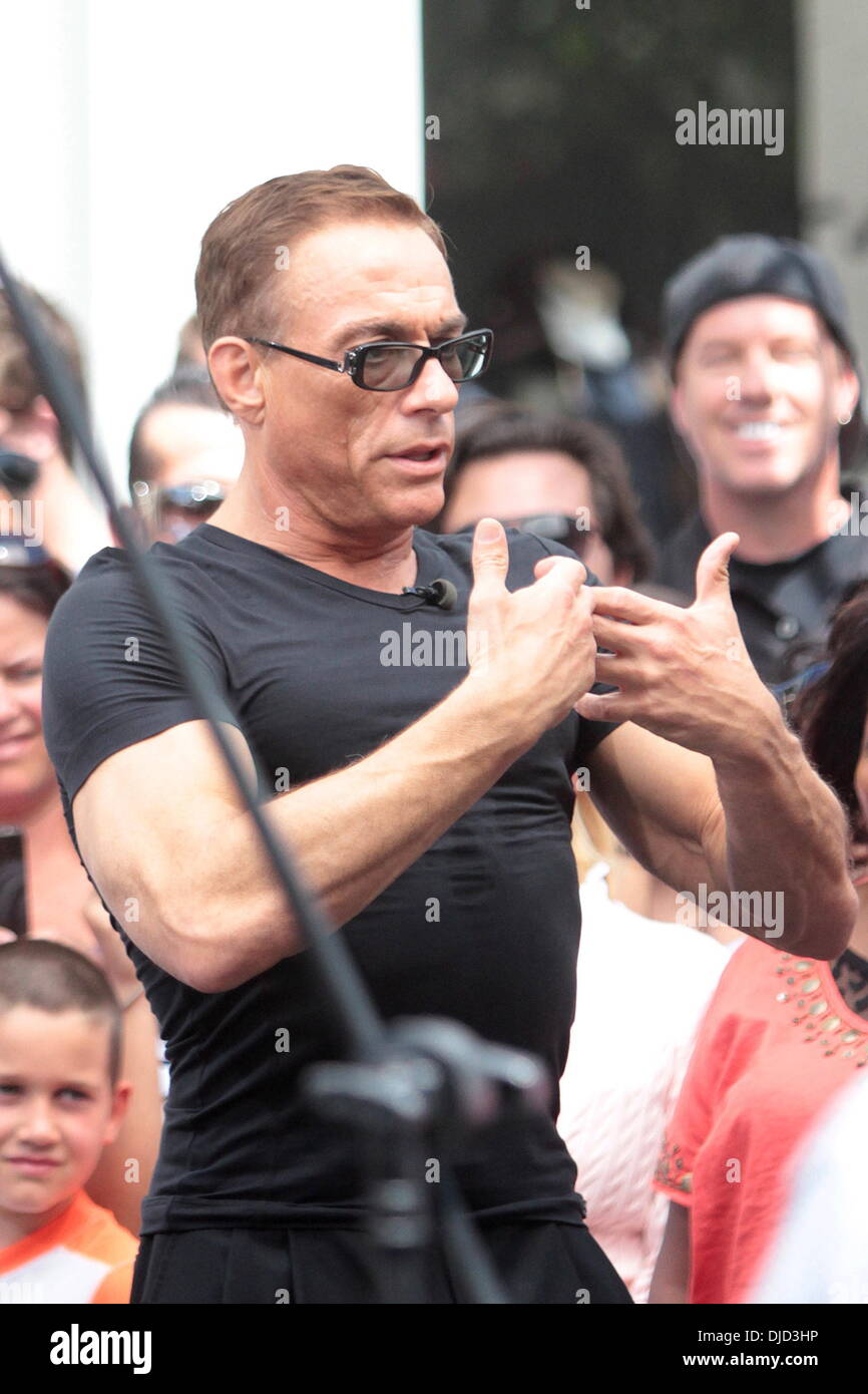 Jean-Claude Van Damme im The Grove auf Entertainment-News erscheinen zeigen "Extra" Los Angeles, Kalifornien - 16.08.12 Stockfoto