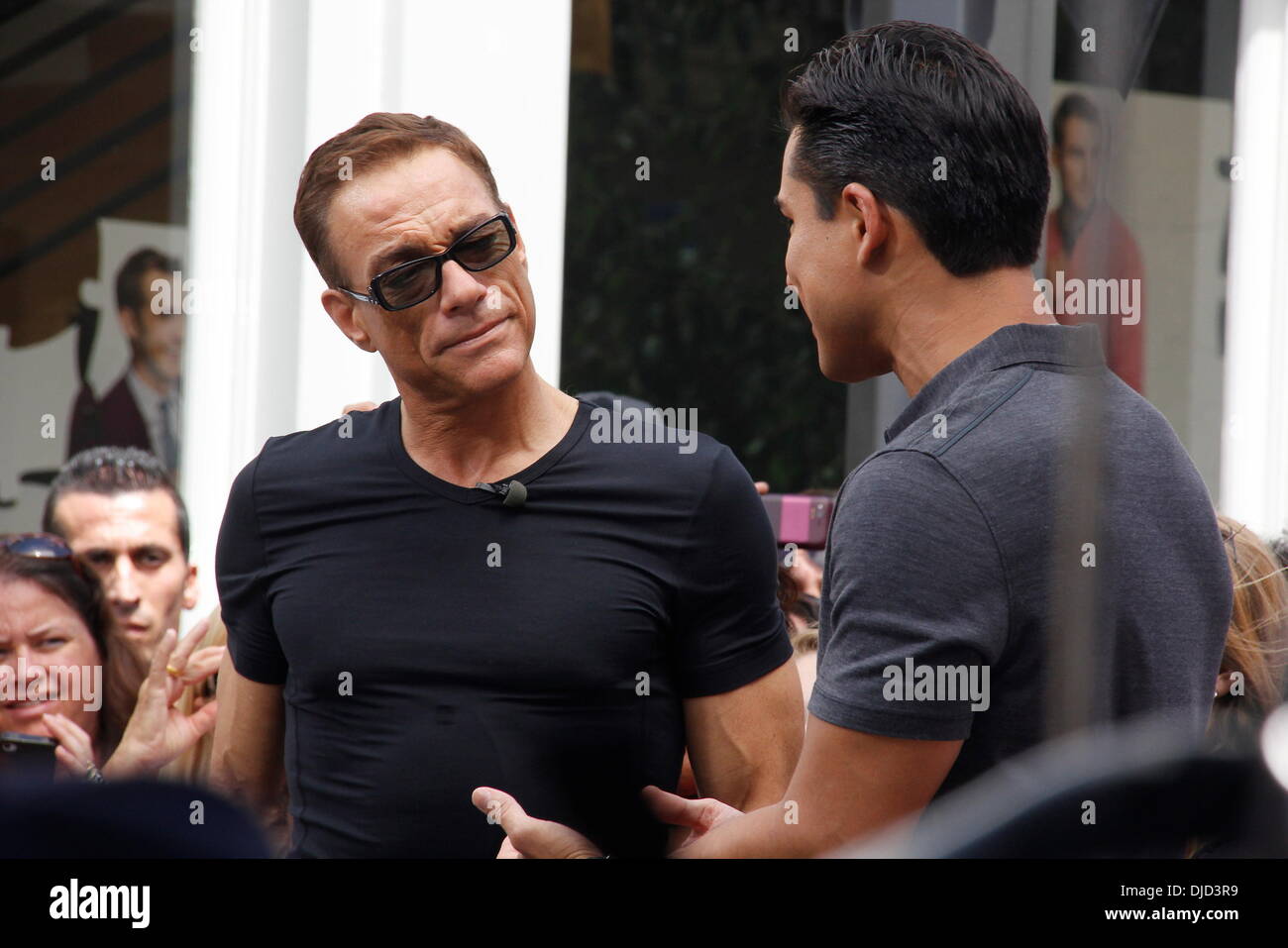 Jean-Claude Van Damme im The Grove auf Entertainment-News erscheinen zeigen "Extra" Los Angeles, Kalifornien - 16.08.12 Stockfoto