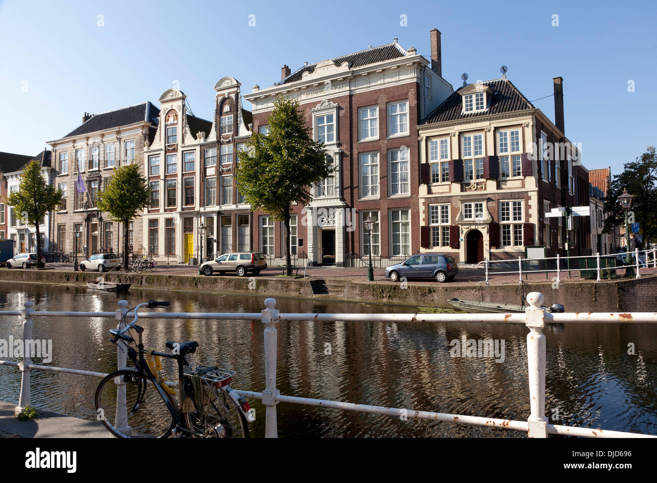 Giebel und Fassaden am Rapenburg in Leiden, Holland Stockfoto
