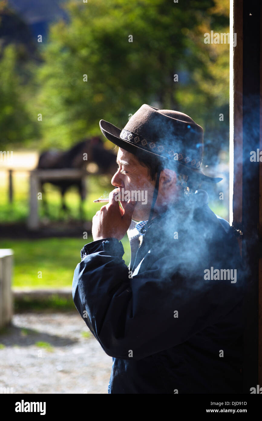 Gaucho, rauchte eine Zigarette. Patagonia.Chile Stockfoto