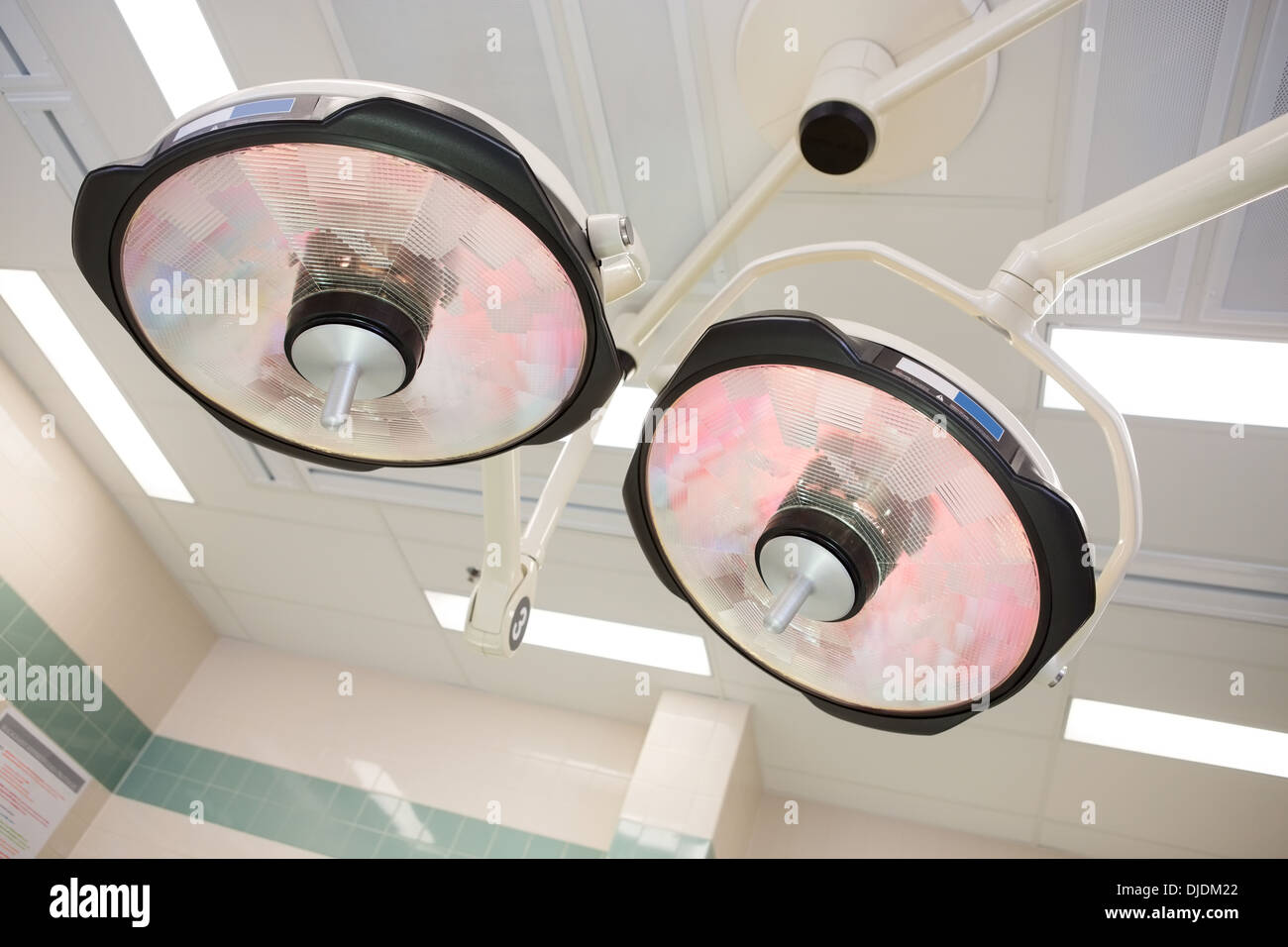 Deckenbeleuchtung im OP-Saal Stockfoto