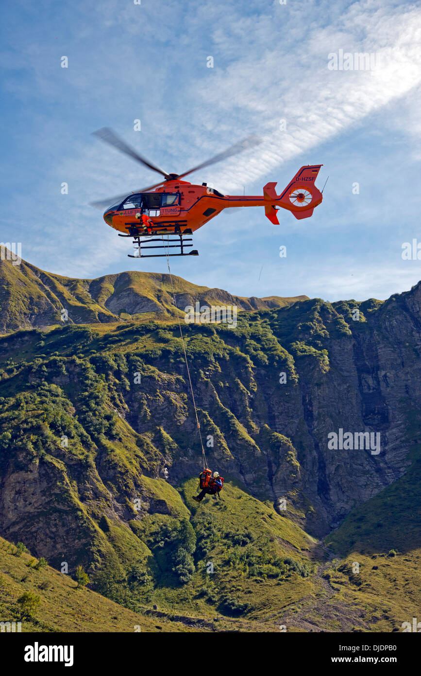 Luftrettung, Rettungs-Übung, Hubschrauber Eurocopter EC 115, Oytal Tal, Allgäuer Alpen, Allgäu, Bayern, Deutschland Stockfoto