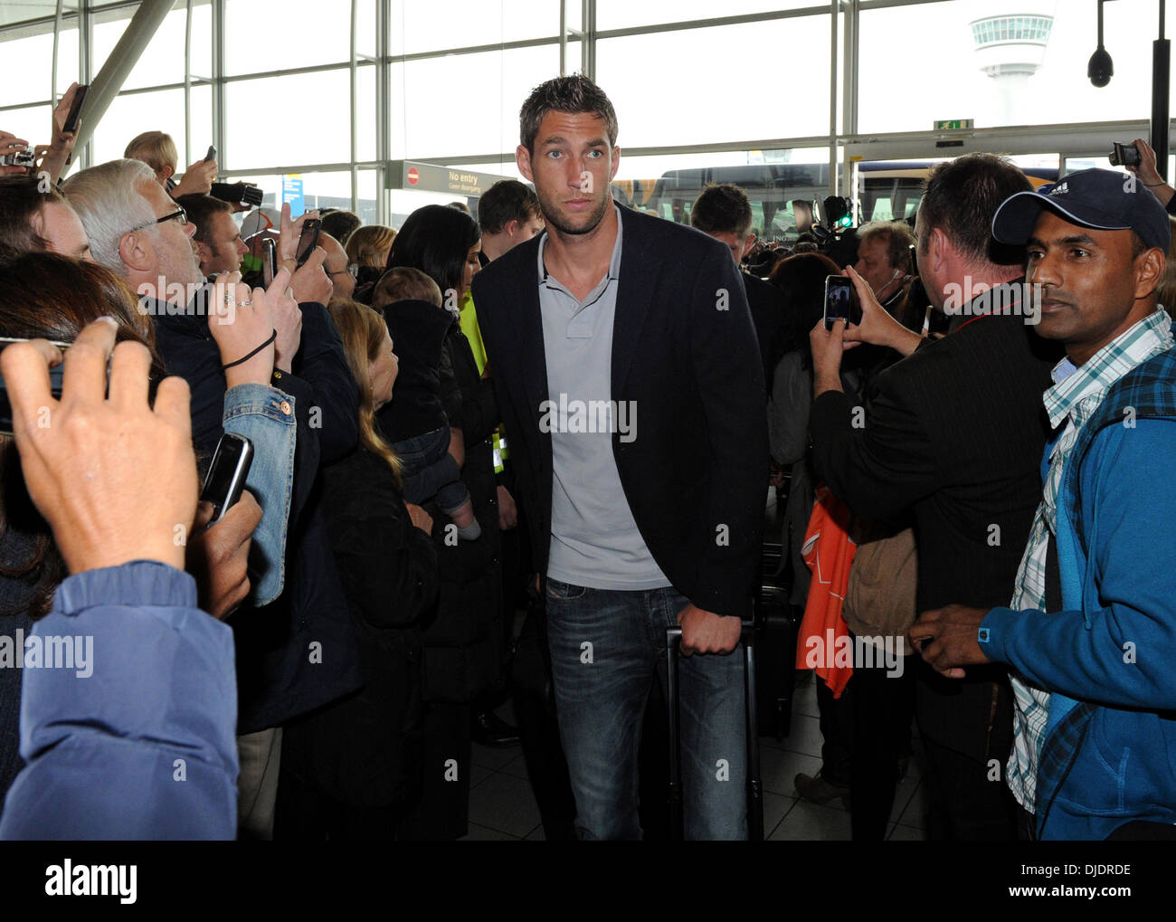 Maarten Stekelenburg Mitglieder der Holland Fußball Mannschaft am Flughafen Schiphol auf dem Weg zur Euro 2012 Amsterdam, Holland - 04.06.12 Stockfoto