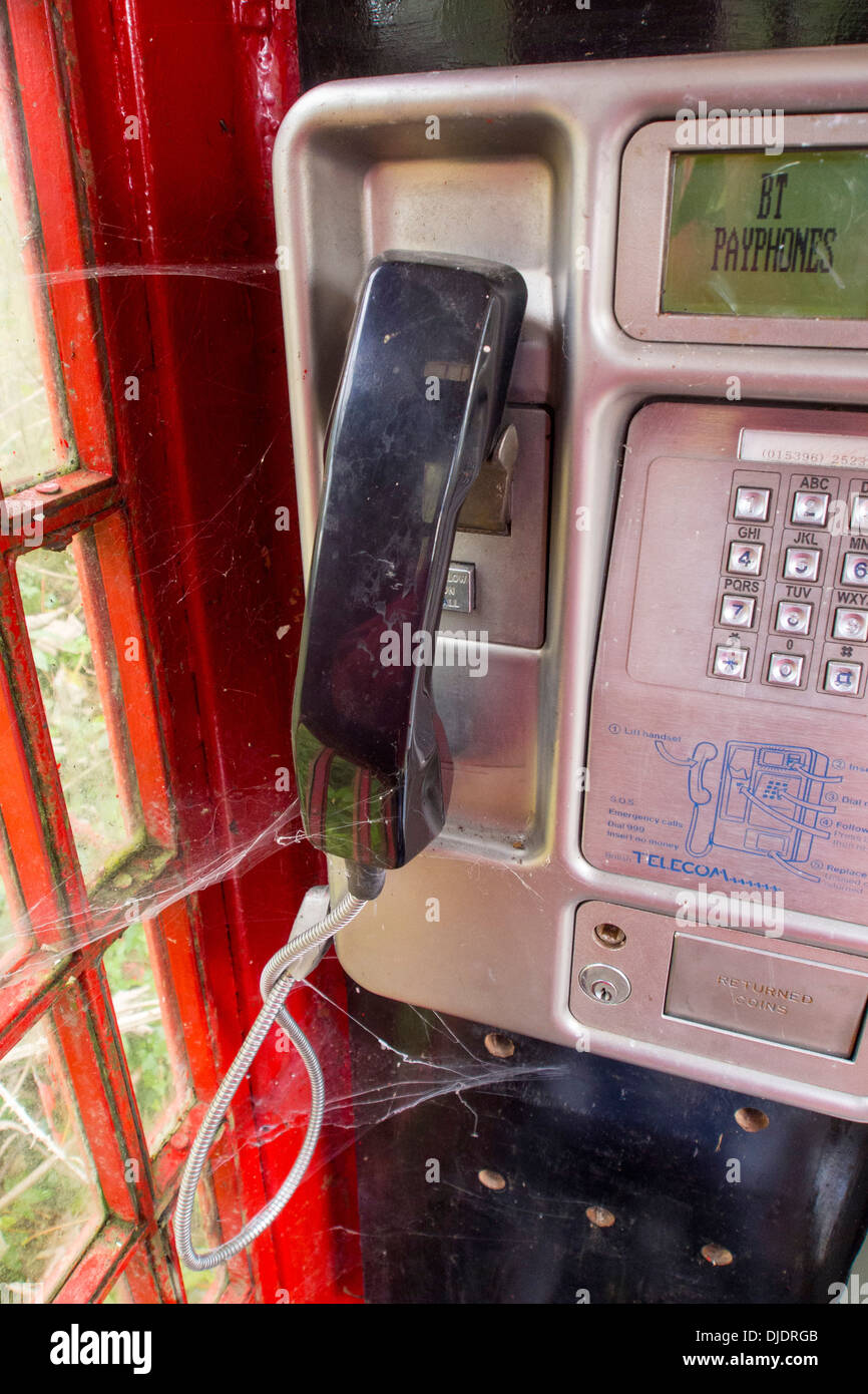 Ein öffentliches Telefon BT-box Dentdale, die sehr selten verwendet wird, Dent, Cumbria, UK. Stockfoto