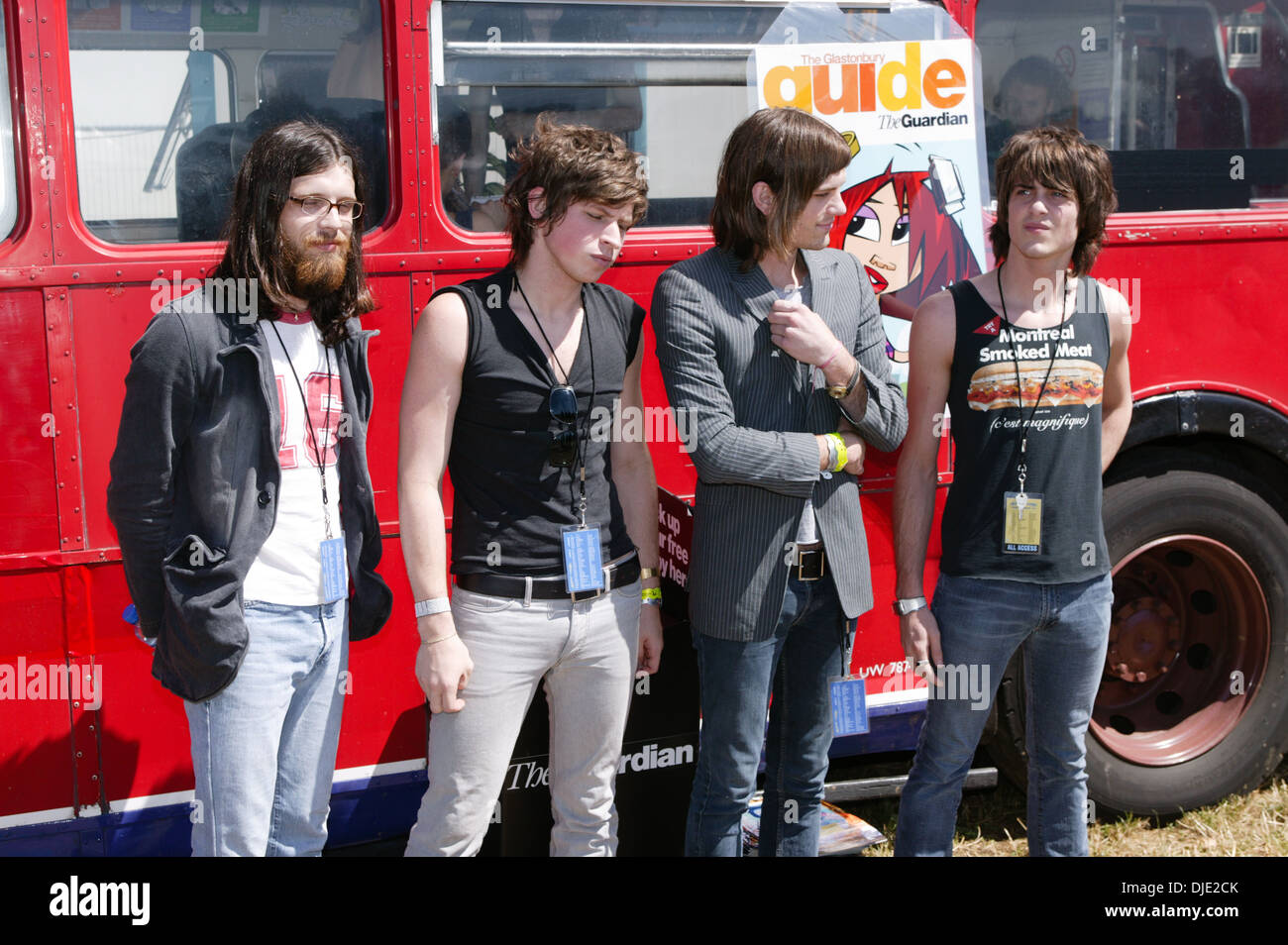 Kings of Leon backstage bei Glastonbury Festival 2004, Somerset, England, Vereinigtes Königreich. Stockfoto