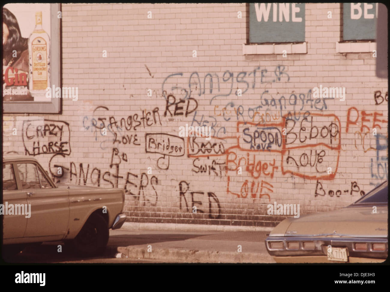 GRAFFITI AN DER WAND IN CHICAGO. SOLCHE SCHREIBEN HAT ERWEITERTE UND KUNSTFORM, VOR ALLEM IN BALLUNGSRÄUMEN ZU WERDEN... 556232 Stockfoto