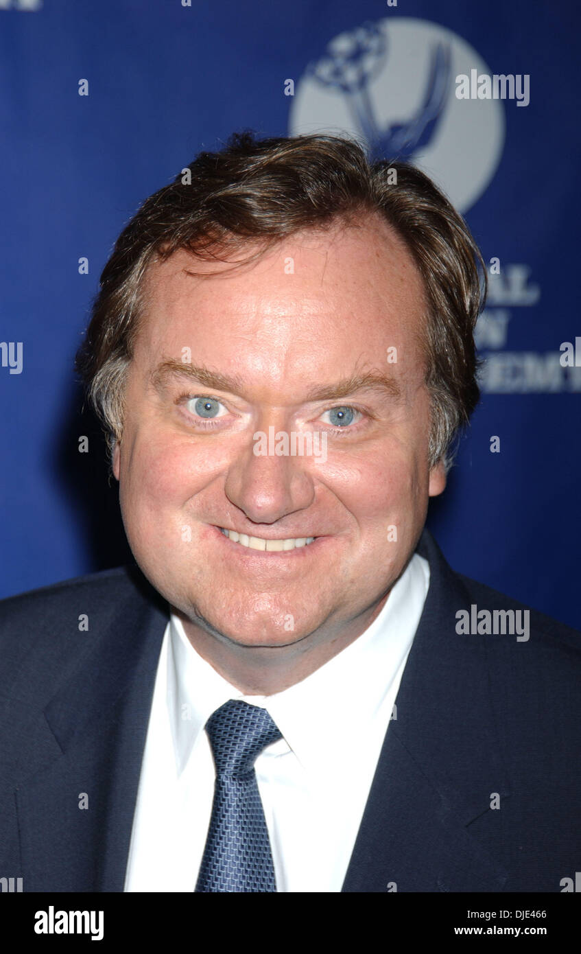 19. April 2004; New York, NY, USA; TIM RUSSERT an der 25. Annual Sports Emmy Awards die nahm Platz im Marriott Marquis Stockfoto