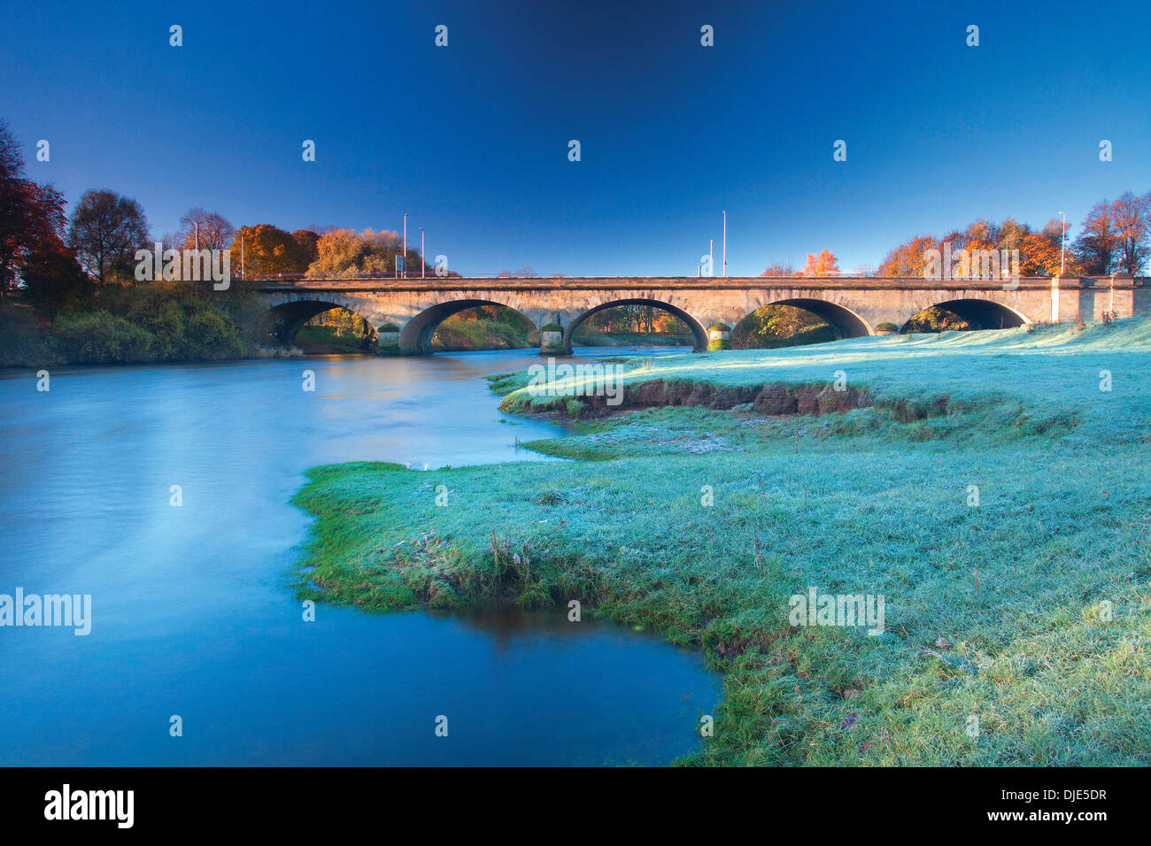 Der Fluss Eden, Eden-Brücke und Rickerby Park, Carlisle, Cumbria Stockfoto