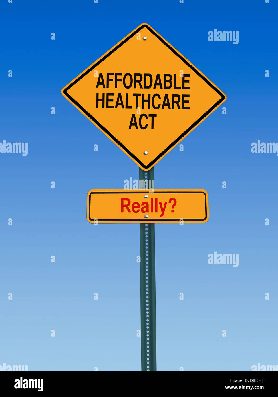 konzeptionelle Schild mit bezahlbaren Gesundheitsversorgung Worte handeln wirklich Warnung über blauen Himmel Stockfoto