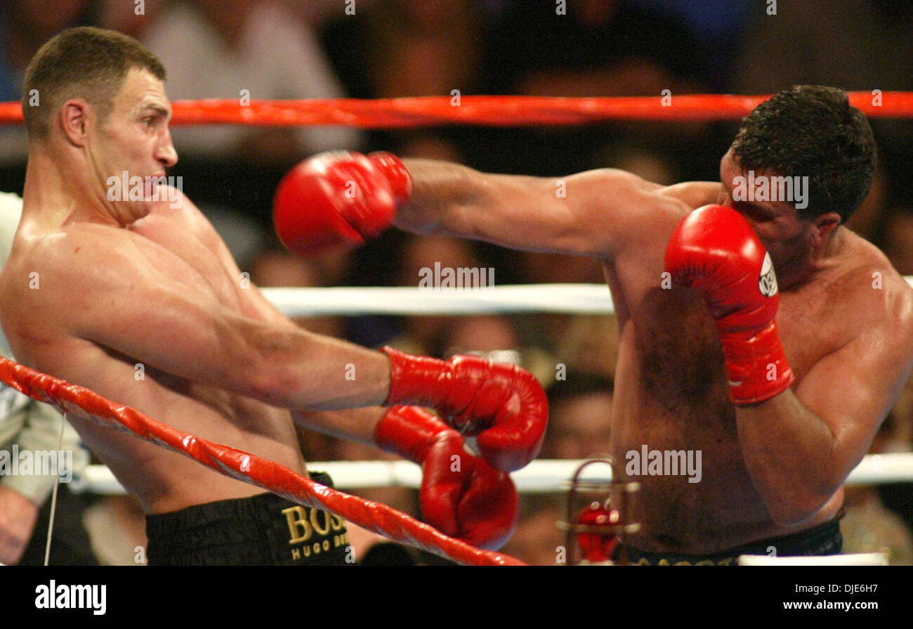 24. April 2004; Los Angeles, Kalifornien, USA; Bloodied South African