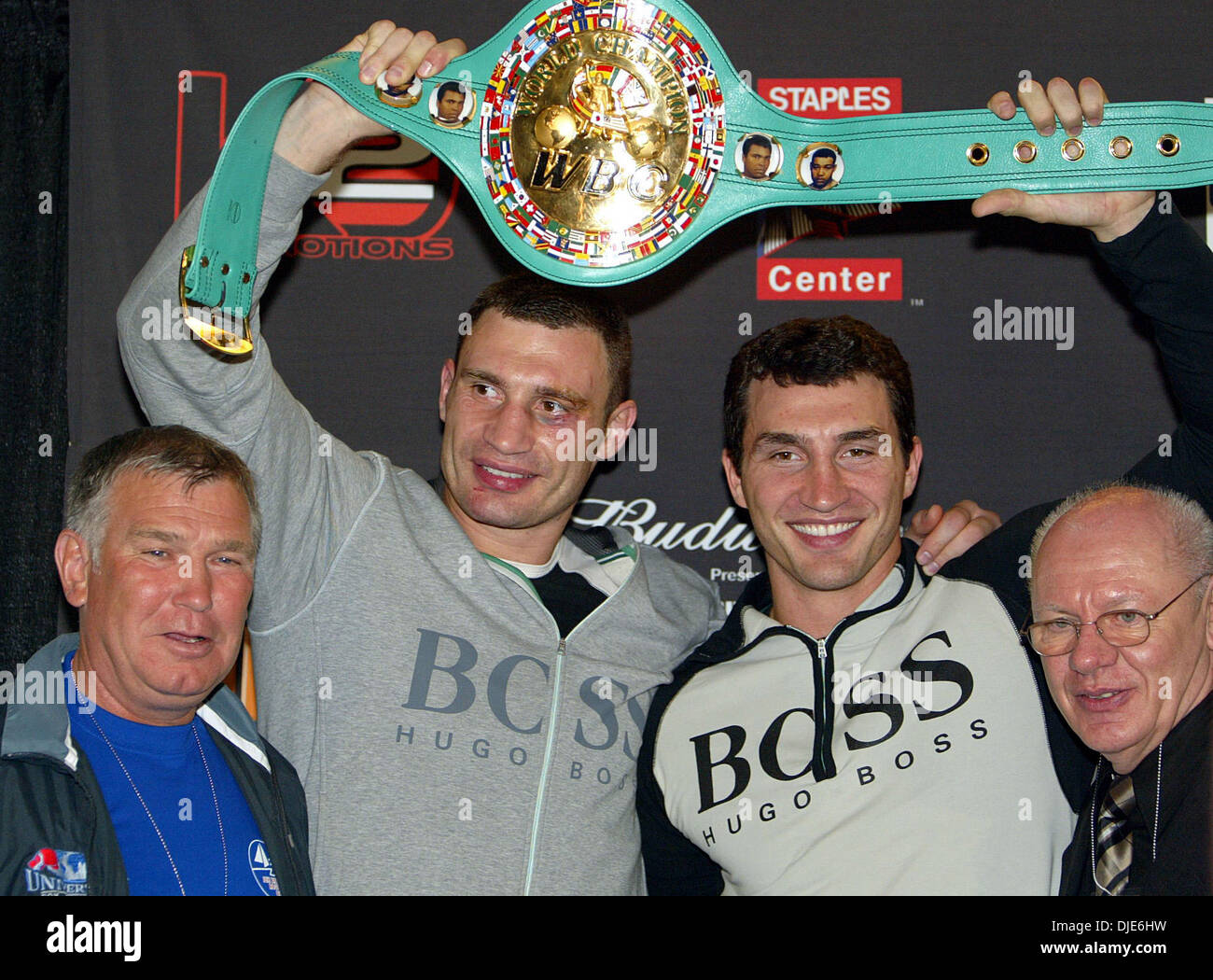 Bruder von wladimir klitschko Fotos und Bildmaterial in hoher