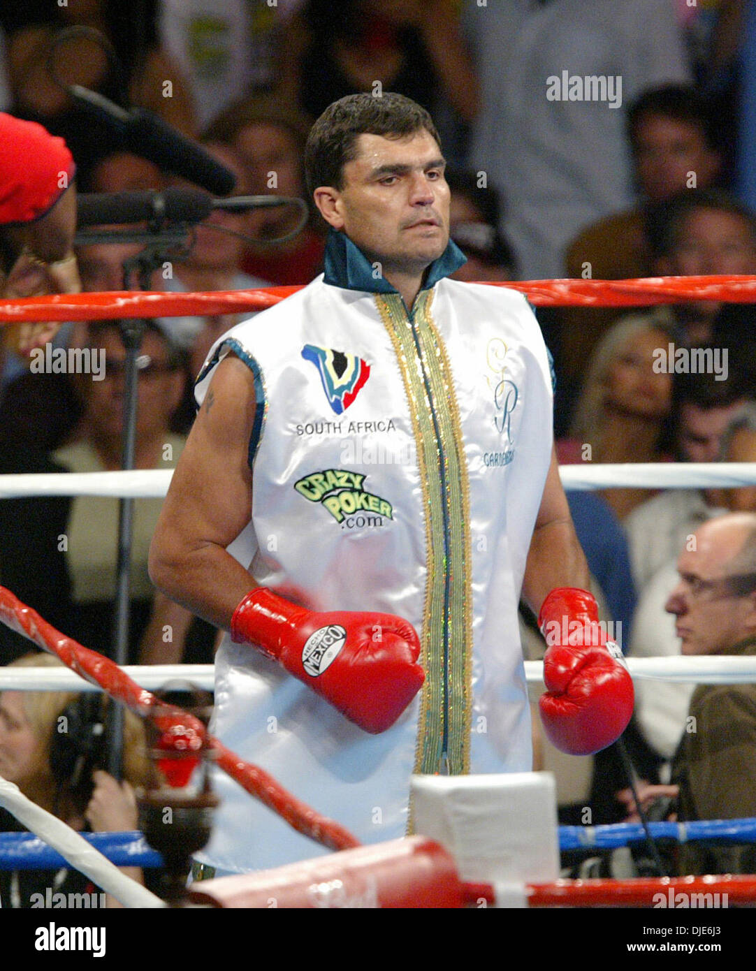 24. April 2004; Los Angeles, Kalifornien, USA; Boxer CORRIE SANDERS
