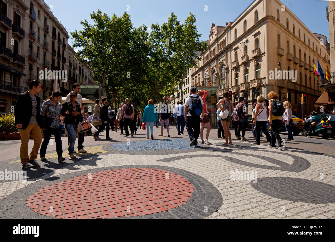 Menschen, die ein Spaziergang in Las Ramblas, Barcelona Stockfoto