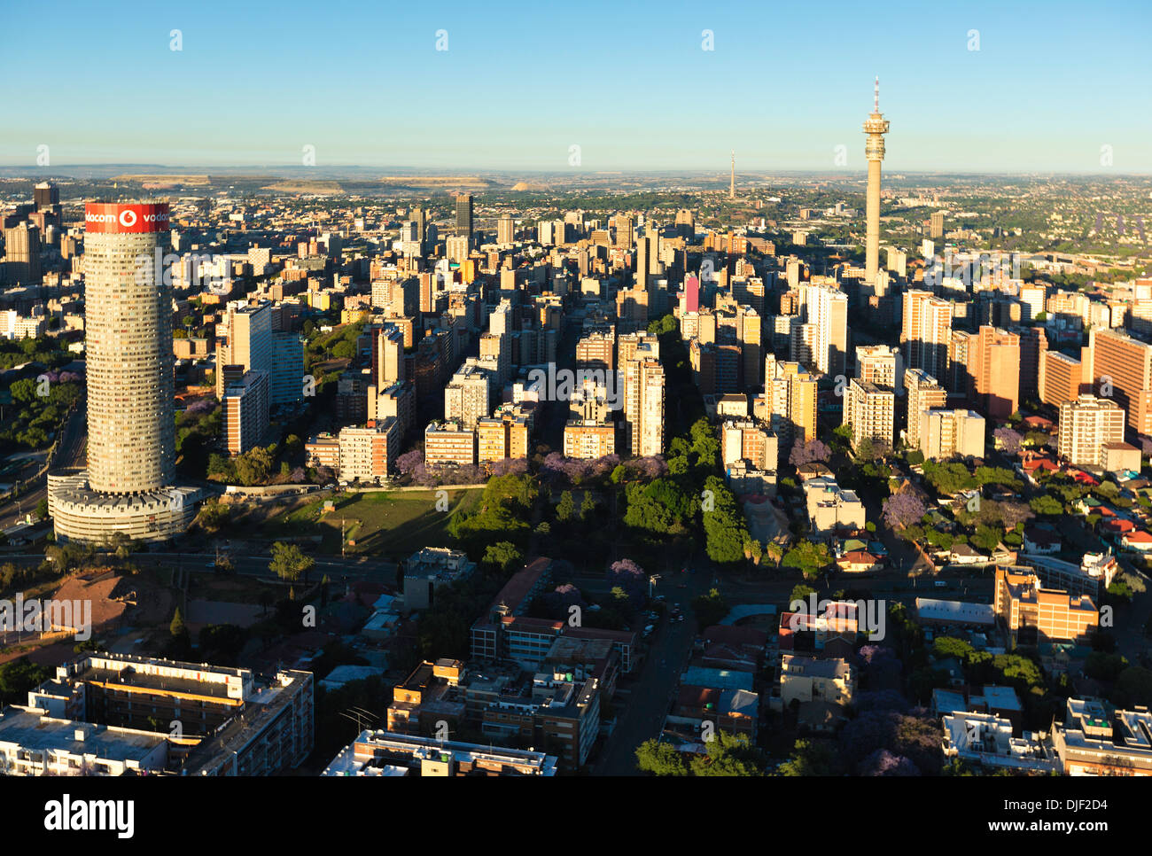 Luftaufnahme von Hillbrow mit Ponte City zeigt alle Hochhäuser. Johannesburg.South Afrika Stockfoto