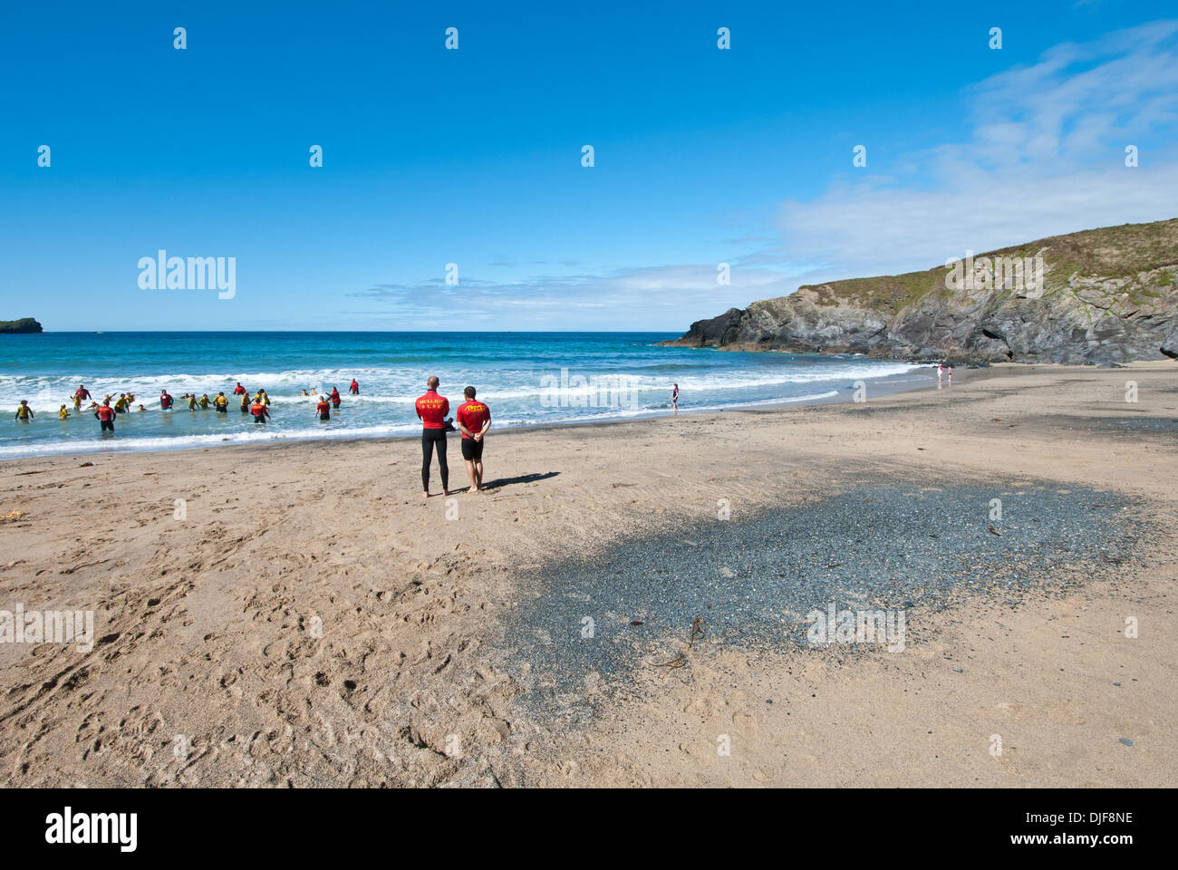 Rettungsschwimmer am Strand Polurrian Cove Cornwall Stockfoto