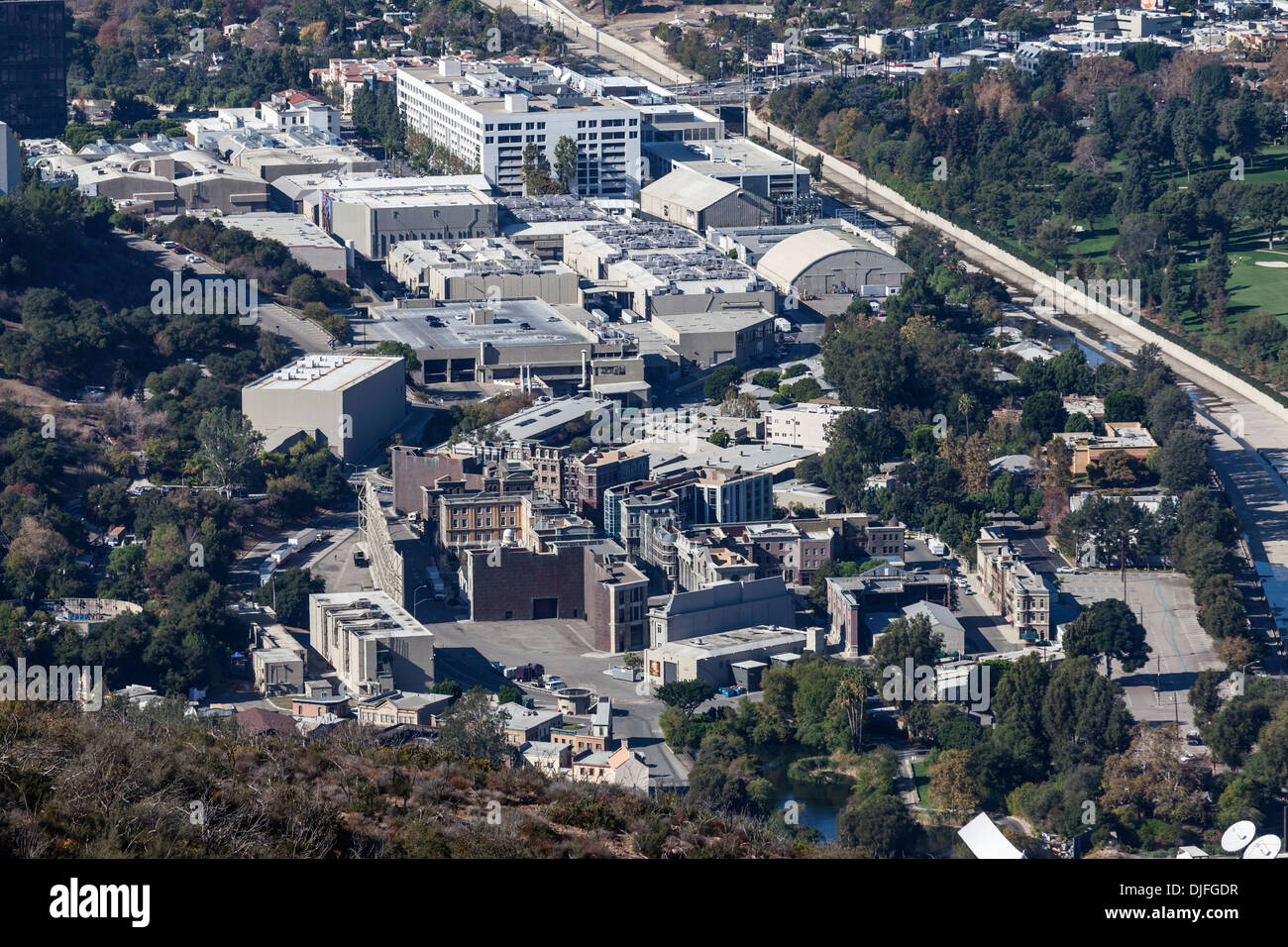 Editorial Blick auf Universal City Studios vom Griffith Park. Stockfoto