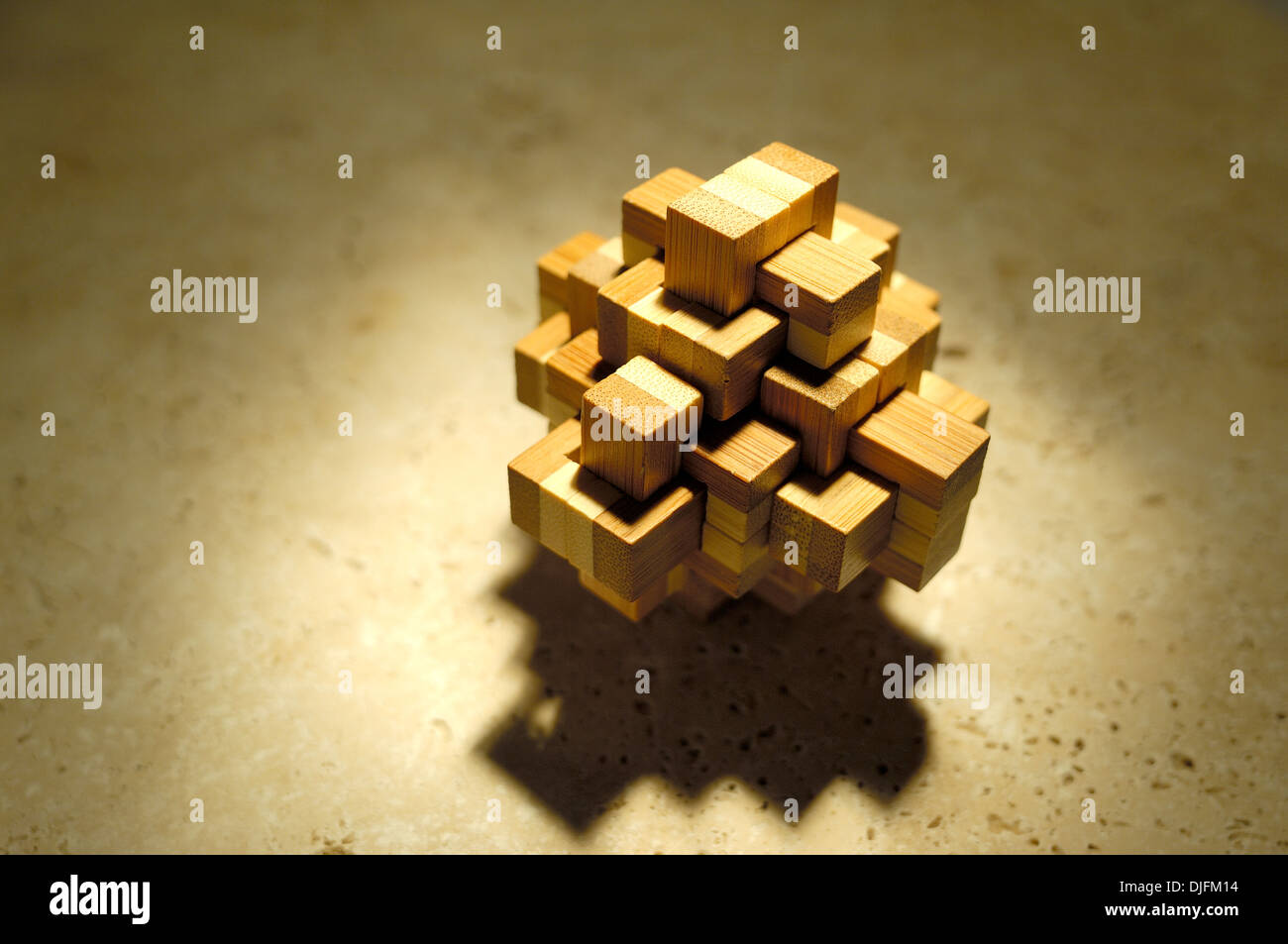 Holz-Puzzle-Spiel Stockfoto