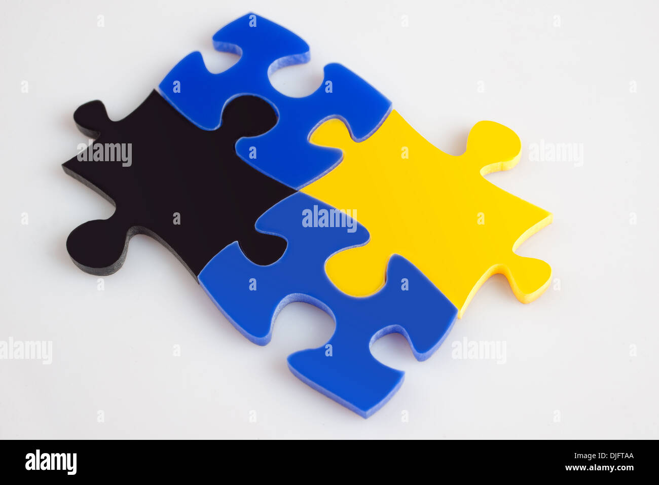 Vier Teile des Puzzles Farbe Metapher Lösung, Business Konzeptbilder Stockfoto
