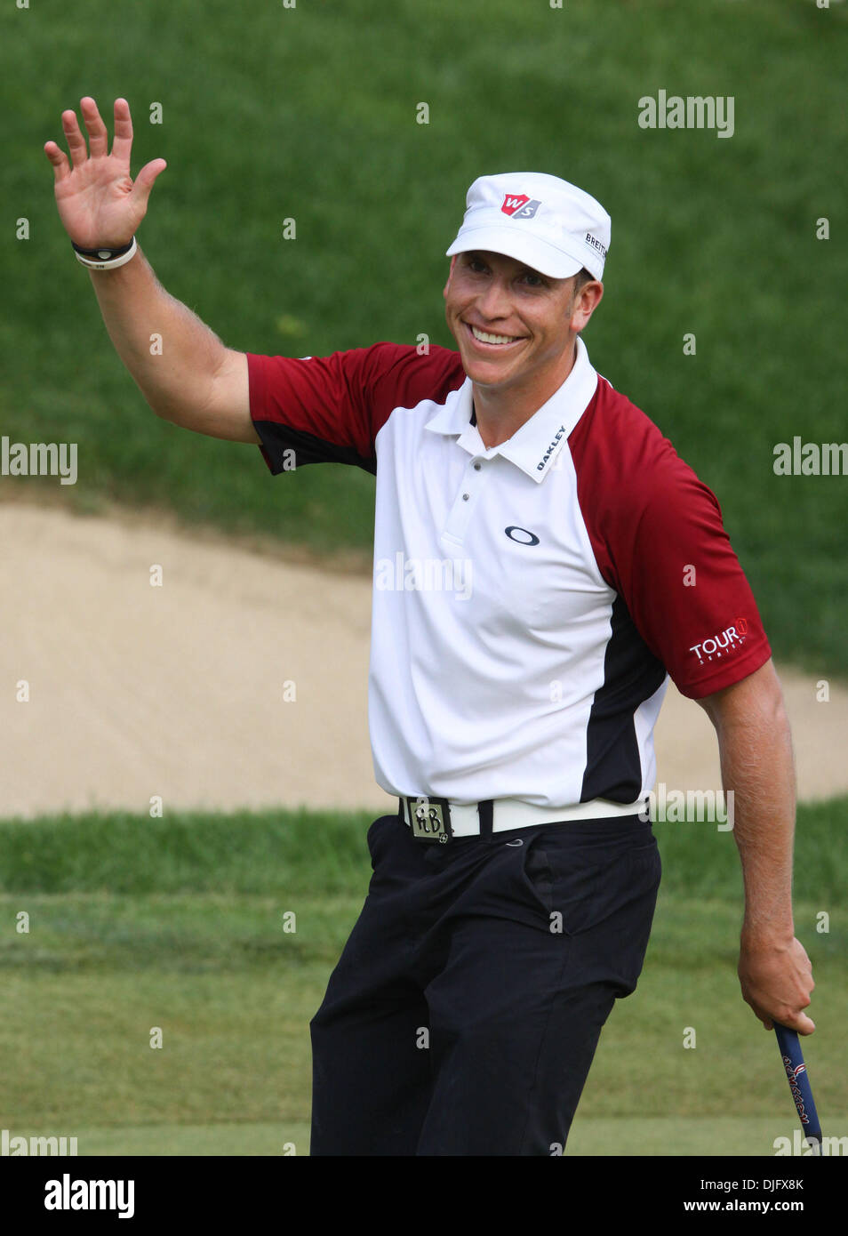 27. Juni 2010 lächelt - Cromwell, Connecticut / USA - RICKY BARNES nach seinem Birdie am 18. green bei der Endrunde der Reisende Meisterschaft in TPC River Highlands. (Kredit-Bild: © Stan Godlewski/ZUMApress.com) Stockfoto