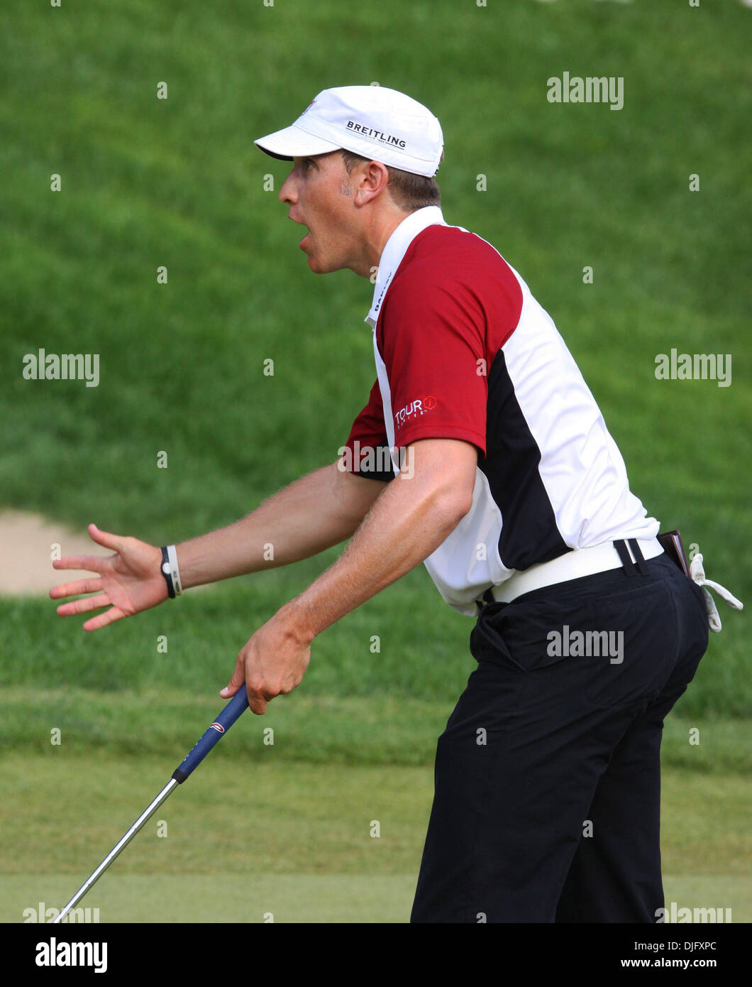 27. Juni 2010 reagiert - Cromwell, Connecticut / USA - RICKY BARNES auf seinem Birdie am 18. green bei der Endrunde der Reisende Meisterschaft in TPC River Highlands. (Kredit-Bild: © Stan Godlewski/ZUMApress.com) Stockfoto