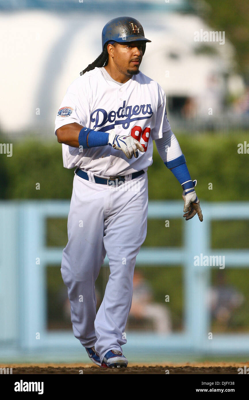 27. Juni 2010: Los Angeles Dodger linker Feldspieler Manny Rodriguez am zweiten Base sicher im vierten Inning kommt.  Das Yankees würde 8-6 in extra-Innings gewinnt das Spiel weitergehen. (Kredit-Bild: © Tony Leon/Southcreek Global/ZUMApress.com) Stockfoto