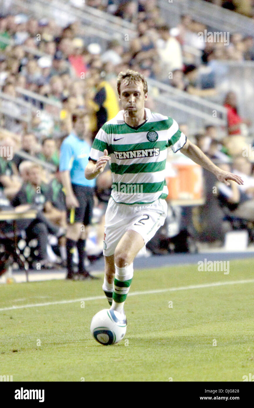 Celtic FC-Verteidiger Andreas Hinkel (#2) dribbelt den Ball während des Spiels gegen Philadelphia Union im PPL Park in Chester, Pennsylvania. Die Union gewann 1: 0. (Kredit-Bild: © Kate McGovern/Southcreek Global/ZUMApress.com) Stockfoto