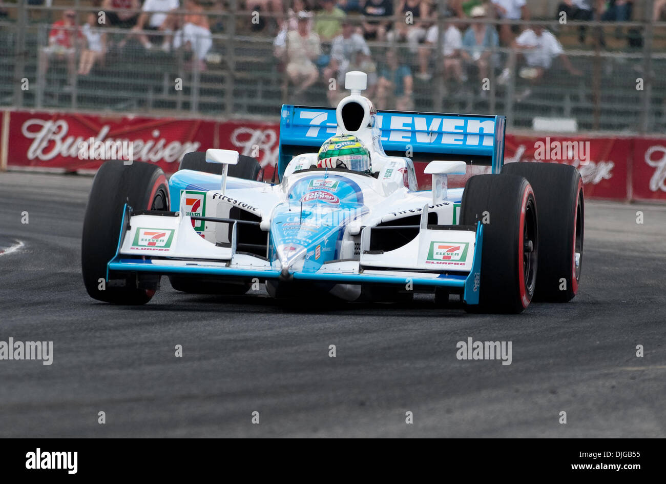 17. Juli 2010 - Toronto, Ontario, Kanada - 17. Juli 2010: Tony Kanaan in der Honda Indy an Exhibition Place in Toronto, ON, Canada. : Obligatorisch Oliver Tag / Southcreek Global (Kredit-Bild: © Southcreek Global/ZUMApress.com) Stockfoto