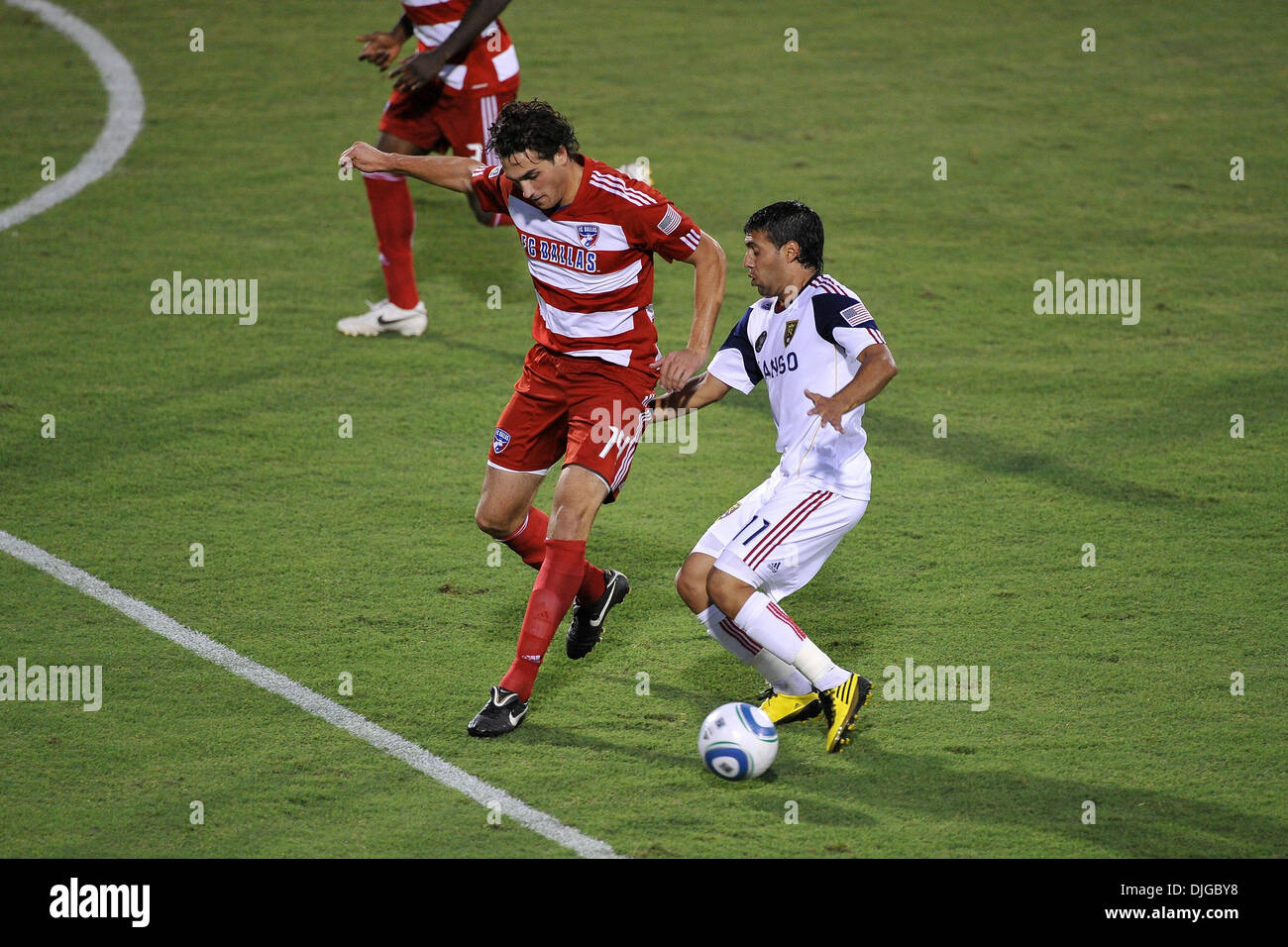 FCD MF George John #14 und RSL MF Javier Morales #11 während der MLS Real Salt Lake Löwen am FC Dallas Bulls Spiel im Pizza Hut Park in Frisco, TX. FC Dallas gewinnt gegen Real Salt Lake 2-0. (Kredit-Bild: © Patrick Grün/Southcreek Global/ZUMApress.com) Stockfoto