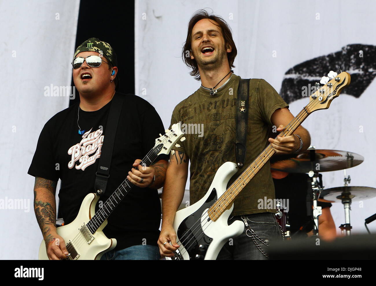 Chris Robertson und John Lawson Black Stone Cherry Durchführung live Hard Rock Calling in Hyde Park - Tag 1 London, England - 13.07.12 Stockfoto