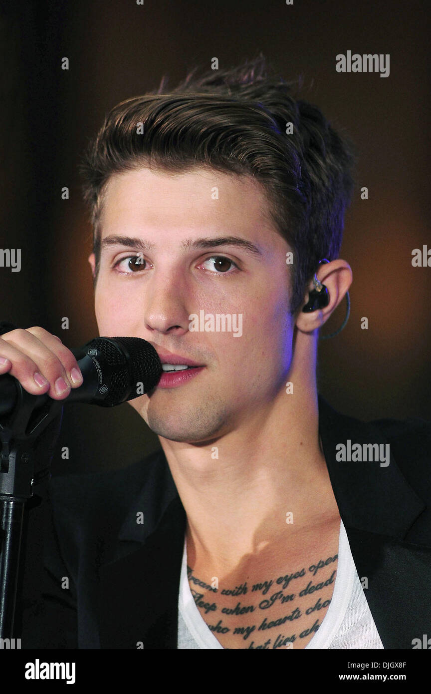 Ryan Follesé Hot Chelle Rae führt bei der Toyota-Konzertreihe auf der "Today Show" New York City, USA - 20.07.12 Stockfoto