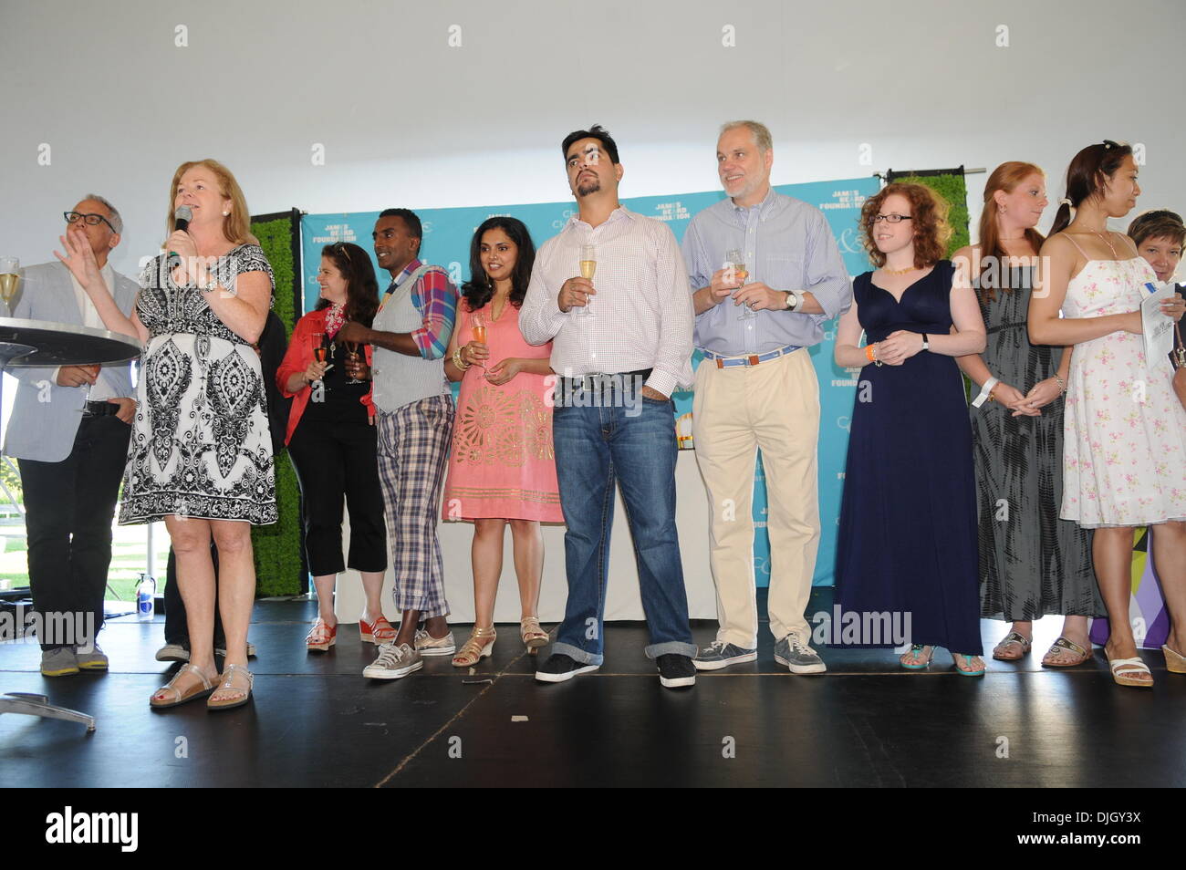 Köche der James Beard Foundation Köche & Champagner jährliche Sommer-Spendenaktion im Wolffer Estate Weingut Sagaponack, New York - 21.07.12 Stockfoto