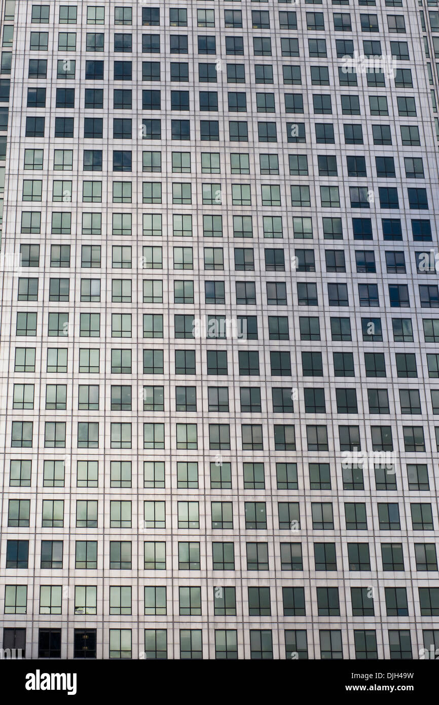 Abstrakte Sicht von Gebäuden in Canary Wharf befindet sich im Geschäftsviertel in Tower Hamlets, London, Vereinigtes Königreich Stockfoto