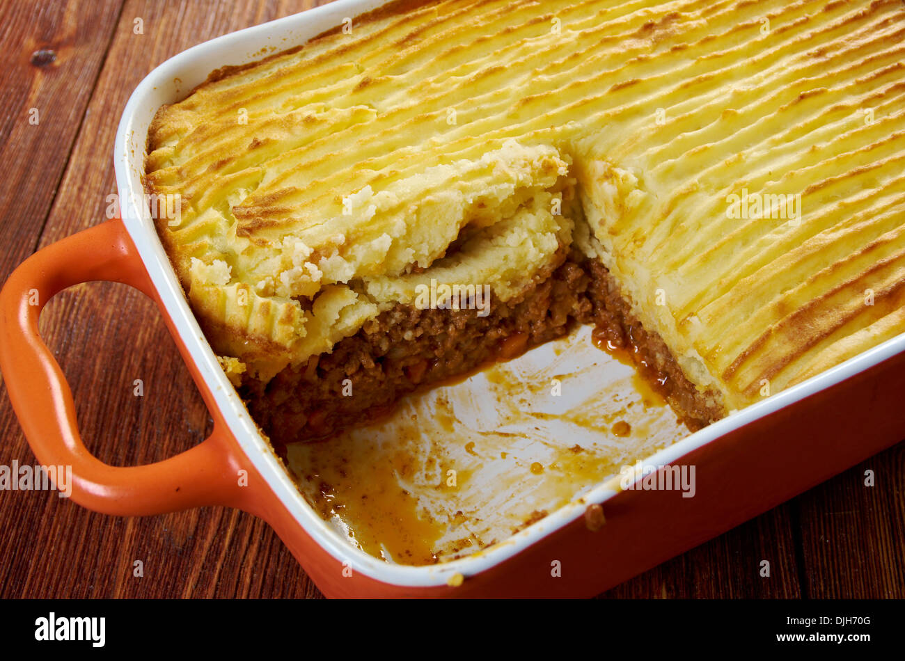 köstliche hausgemachte Shepherd es Pie - Kartoffelpüree traditionelle britische Haus-cooking.baked und Hackfleisch mit Gemüse Stockfoto