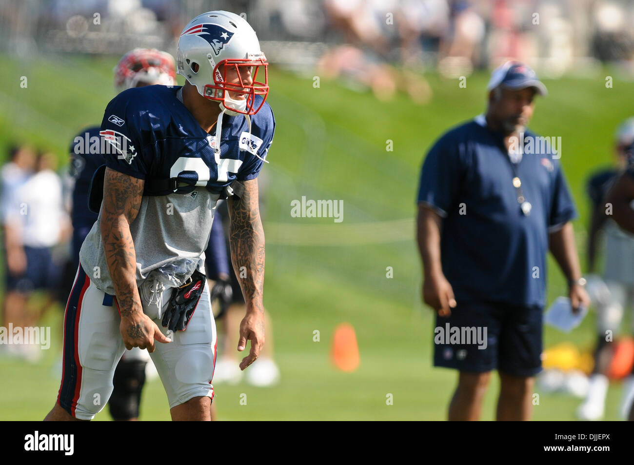 11. August 2010 - Foxborough, Massachusetts, USA - 11. August 2010: New England Patriots RB THOMAS CLAYTON (35) bereitet für das Spiel während der Gemeinschaftspraxis am Gillette Stadium Praxis Gründen Foxborough, Massachusetts. (Kredit-Bild: © Geoff Bolte/Southcreek Global/ZUMApress.com) Stockfoto