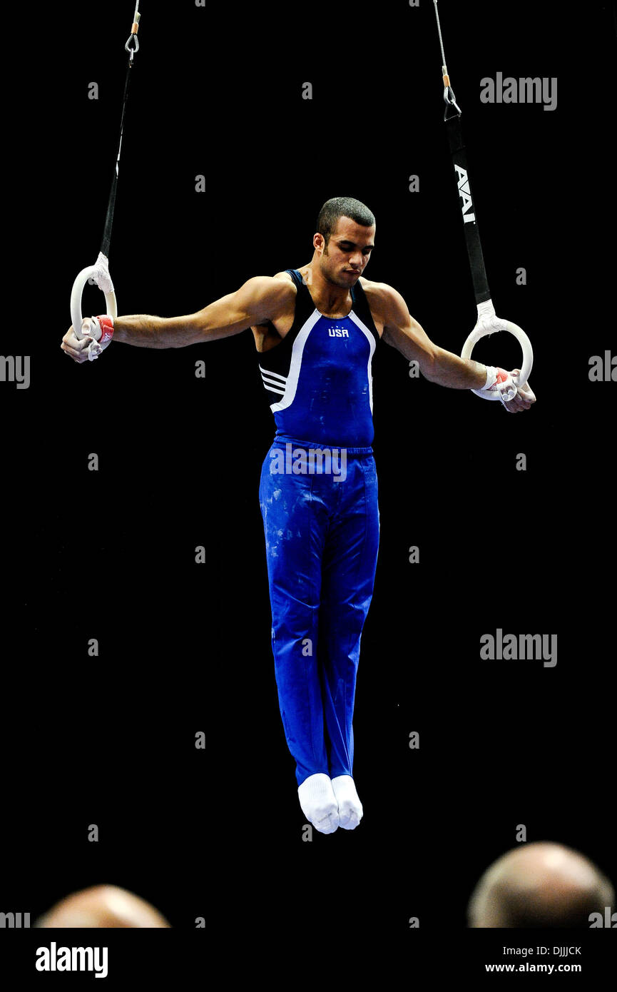 13. August 2010 - Hartford, Connecticut, Vereinigte Staaten von Amerika - 13. August 2010: DANELL LEYVA führt auf die noch Ringe während der 2010 VISA-Meisterschaften der Herren, Finale im XL Center in Hartford, Connecticut. Obligatorische Credit: Geoff Bolte / Southcreek Global (Kredit-Bild: © Southcreek Global/ZUMApress.com) Stockfoto