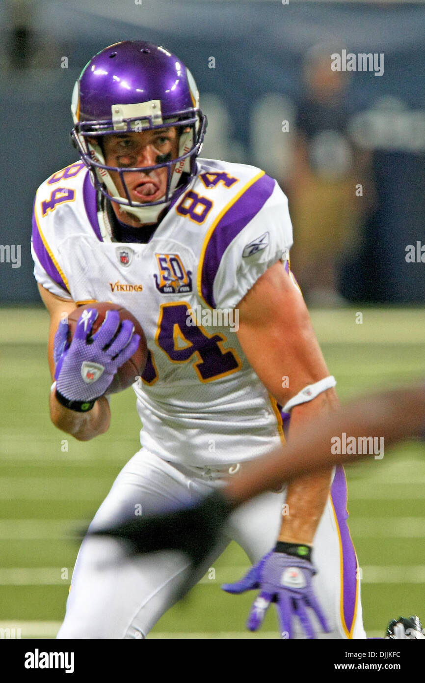 14. August 2010 - Saint Louis, Missouri, Vereinigte Staaten von Amerika - 14. August 2010: Minnesota Vikings Wide Receiver Logan Payne (#84) trägt den Ball während des Spiels zwischen den St. Louis Rams Vorsaison und die Minnesota Vikings in der Edward Jones Dome in St. Louis, Missouri statt. Die Wikinger besiegte die Rams 28-7. Obligatorische Credit: Scott Kane / Southcreek Global (Credit Ima Stockfoto
