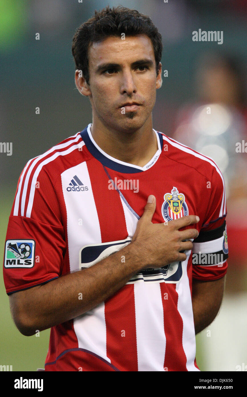 29. August 2010 - Carson, Kalifornien, Vereinigte Staaten von Amerika - Chivas USA Verteidiger (#13) ging JONATHAN BORNSTEIN vor dem Start von CD Chivas USA Vs DC United Spiel im Home Depot Center, Chivas USA auf United mit einem Score von 1-0 zu besiegen. (Kredit-Bild: © Brandon Parry/Southcreek Global/ZUMApress.com) Stockfoto